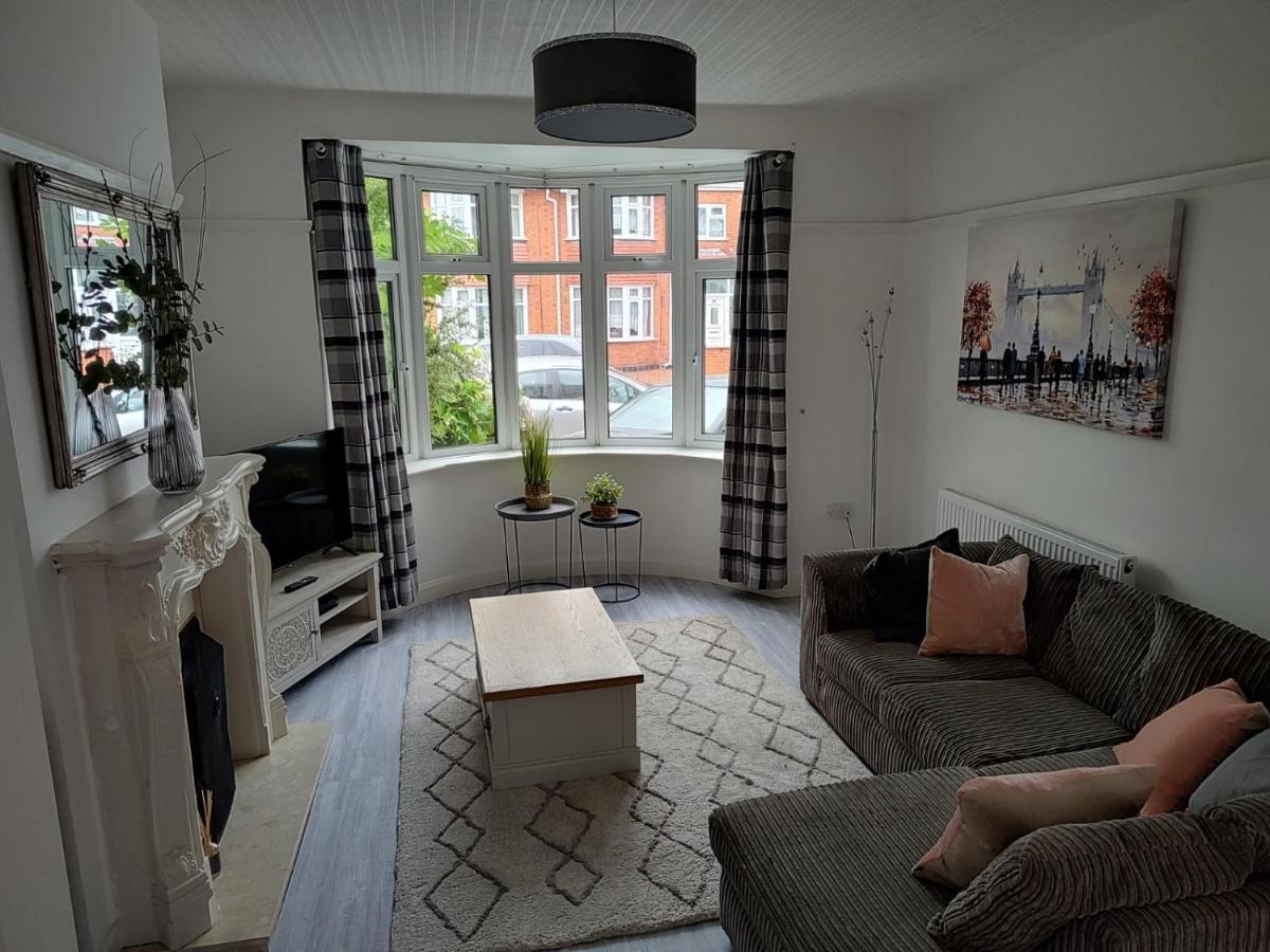 Wavertree Drive 3 Bed Contractor Home In Лестер Екстер'єр фото