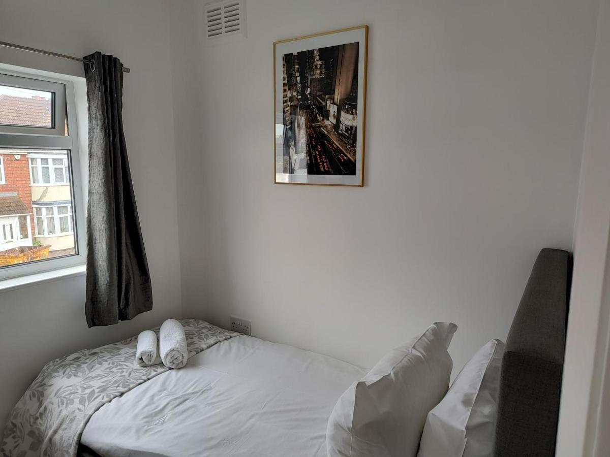 Wavertree Drive 3 Bed Contractor Home In Лестер Екстер'єр фото